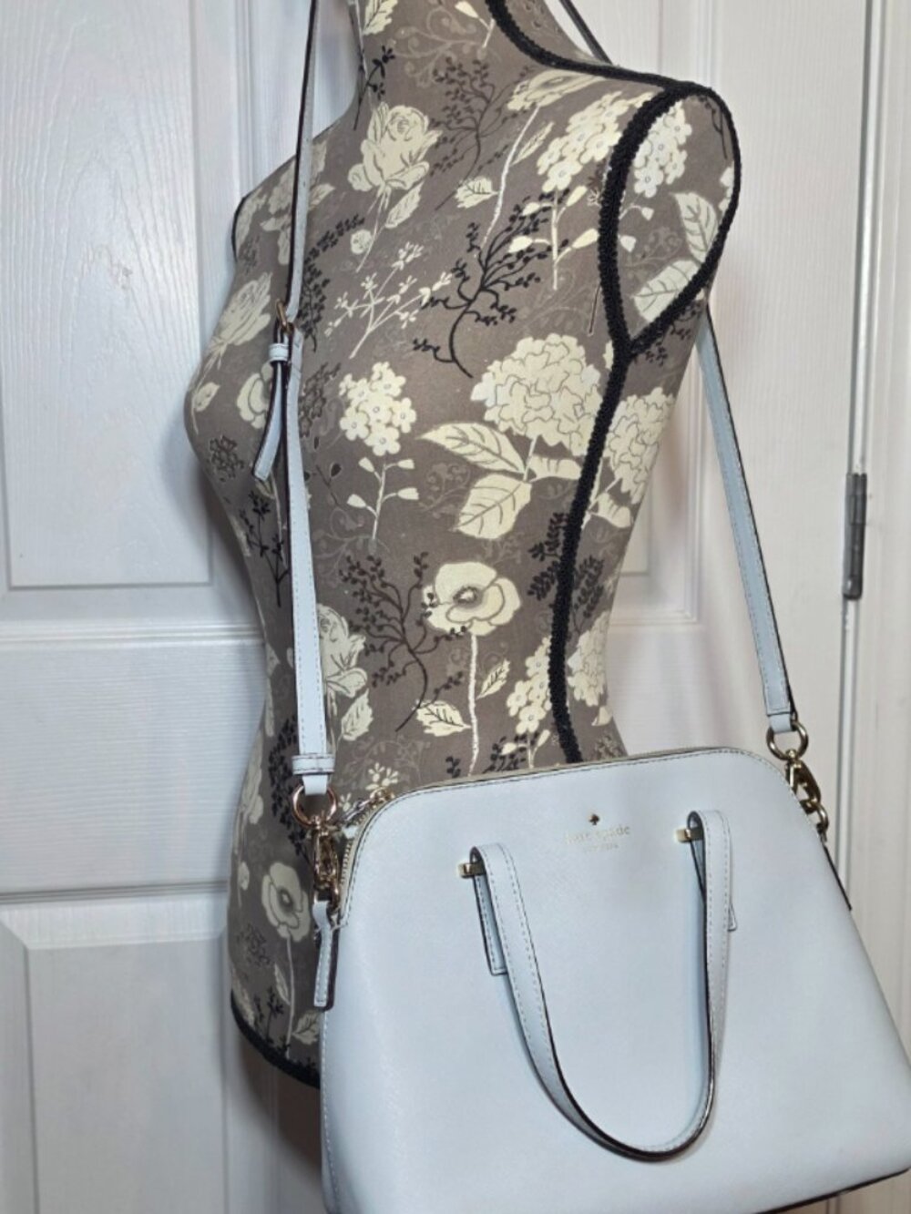 Structured Light Blue Handbag - Picture 4 of 14